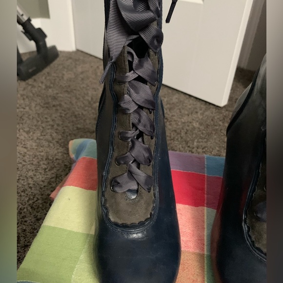 Navy blue zip up heeled lace front boots size 8 new condition - Picture 4 of 6